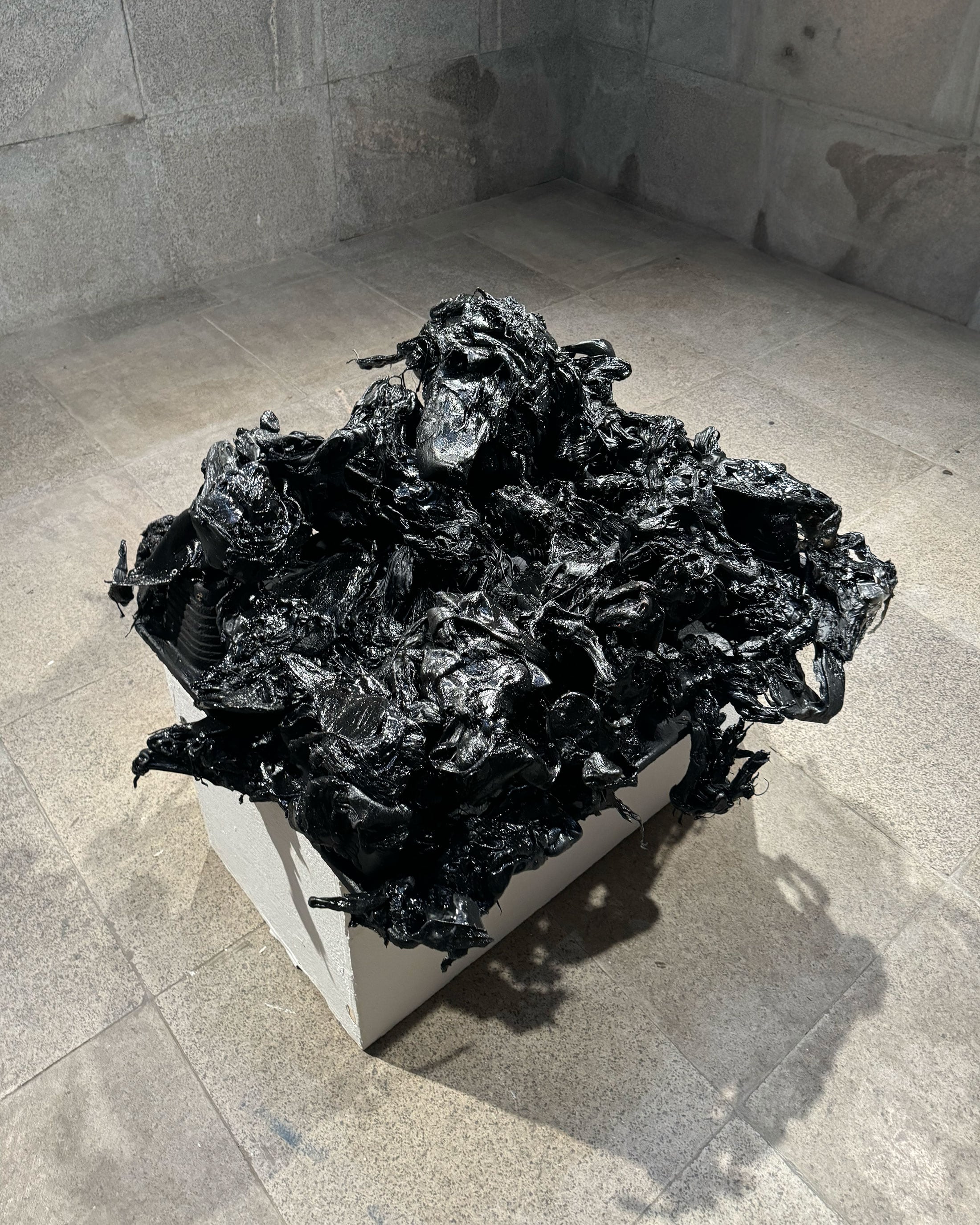 Şevket Sönmez, “Hot Injection” series, 2024, Mixed media, 103 х 87 х 35 cm